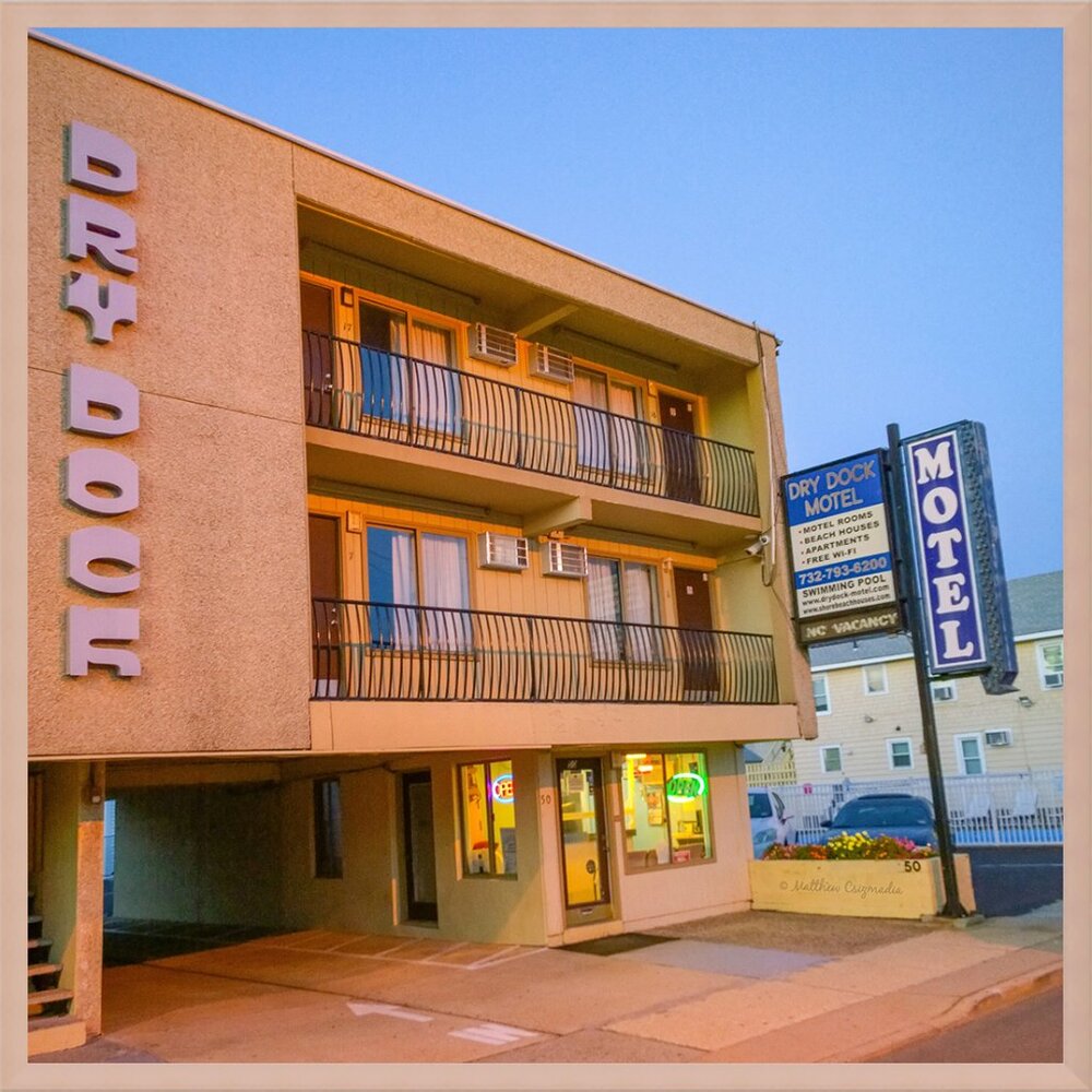 DRY DOCK MOTEL